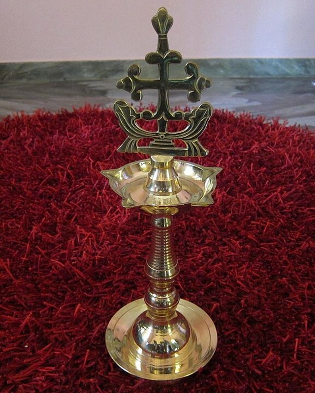 Peacock Crest Standing Diya