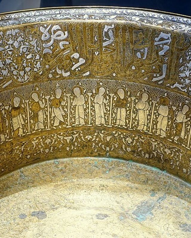 Heritage Etched Urli 18 in