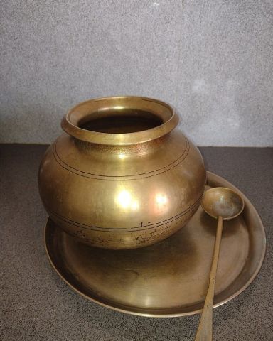 Round Brass Matka Planter